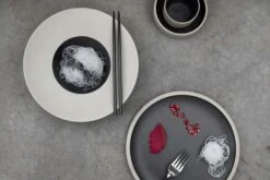 ByOn Fumiko Plate 25,6x2 Cm, Beige/Black -Royal Design Angebote Möbel Store byon fumiko plate 256x2 cm beige black 2