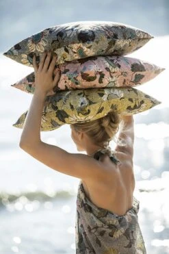 Flower Linen Kissenbezug 50x50 Cm, Grau -Royal Design Angebote Möbel Store ceannis flower linen kissenbezug 50x50 cm 1