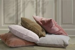 Cozy Living Velvet Soft Kissen 50x50 Cm, Alpaca -Royal Design Angebote Möbel Store cozy living velvet soft kissen 29
