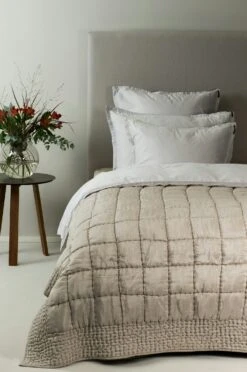 Delia Tagesdecke 160x240 Cm, Cream 7 Delia Tagesdecke 160x240 Cm, Cream -Royal Design Angebote Möbel Store himla delia tagesdecke 240x240cm pearl 10