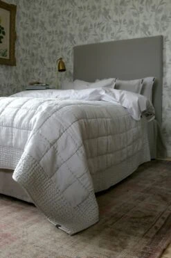 Delia Tagesdecke 240x240 Cm, Pearl -Royal Design Angebote Möbel Store himla delia tagesdecke 240x240cm pearl 12