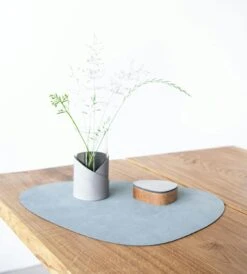 LIND DNA Curve Nupo Tischset L, 37x44 Cm/ Hellblau -Royal Design Angebote Möbel Store lind dna curve nupo tischset l 37x44 cm 90
