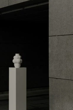 Balloon Grande Vase 42 Cm, Raw White -Royal Design Angebote Möbel Store louise roe balloon grande vase 42 cm 10